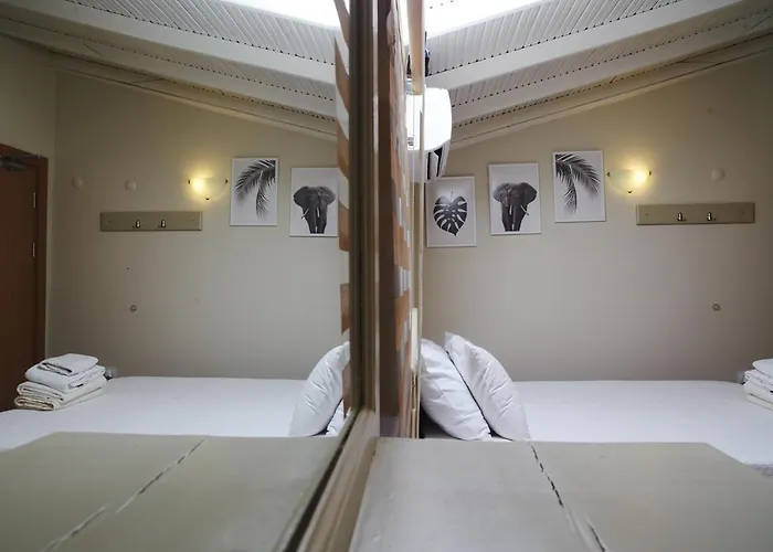 Отель No 22 Riders'